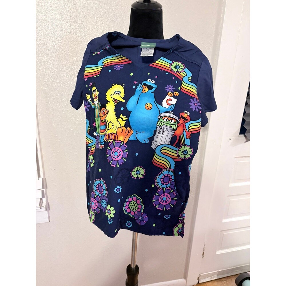 Sesame Street Graphic Print V-Neck Scrub Top Neon Size XS